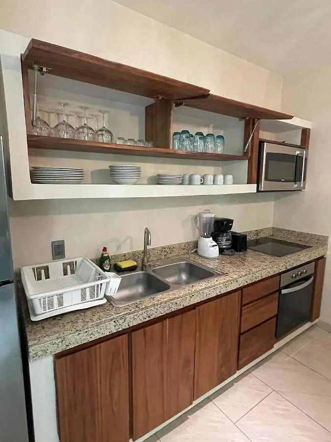 Jungle View 2Bed 2Bath Condo/ Wi-Fi/ Pool/ Gym 툴룸